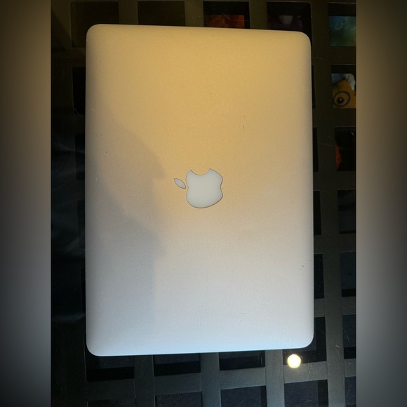 MacBook Pro 13 Inch (Late 2013) - Picture 1 of 5
